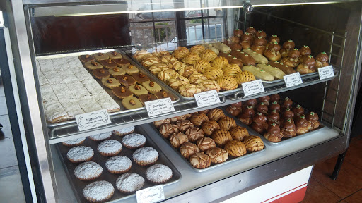 Pasteleria "La Reyna Vazquez"
