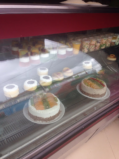 Panadería y Pastelería Lennzo