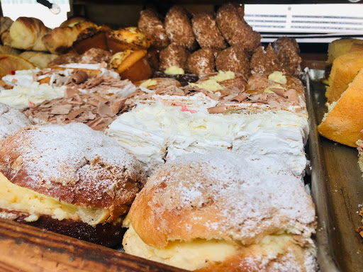 Pastelería & Bizcocheria "Miriam"