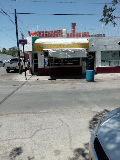 Panaderia y pastelería La Reyna