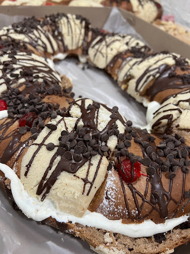 Panadería y Pastelería Delicias YOM YOM YOM