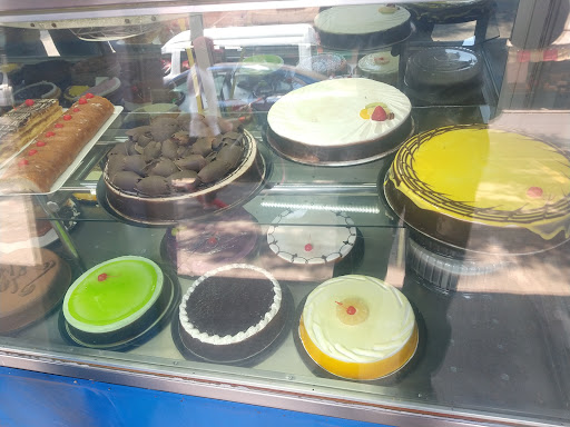 Pastelería D. Henaro