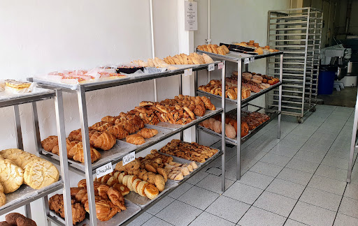 Panadería y pastelería La Salteña