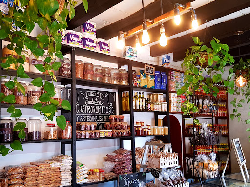 La Mandarina Café & Restaurant