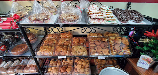 Panadería La Alteña, centro.