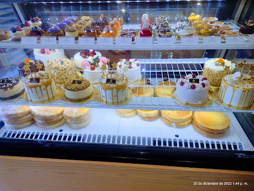 Mother & Son Pâtisserie