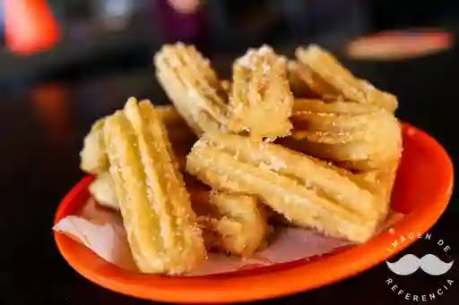 Los Deliciosos Churros Rellenos y Tradicionales