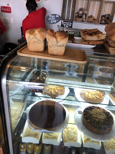 Hackl Panaderos Artesanos, Plaza Cedros
