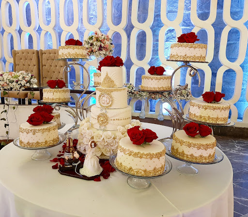 Pastelería Cakes In Gallery