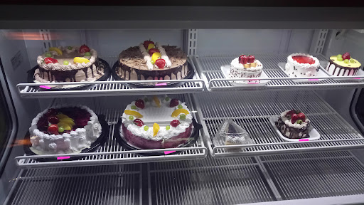 Luna's Bakery Pasteleria Y Panaderia